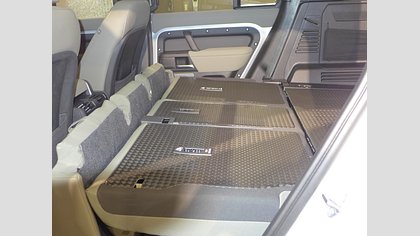 Defender 110 64