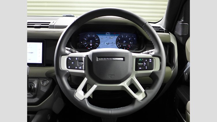 2023 認定中古車 Land Rover Defender 110 ハクバシルバー P300 AWD（AT） S