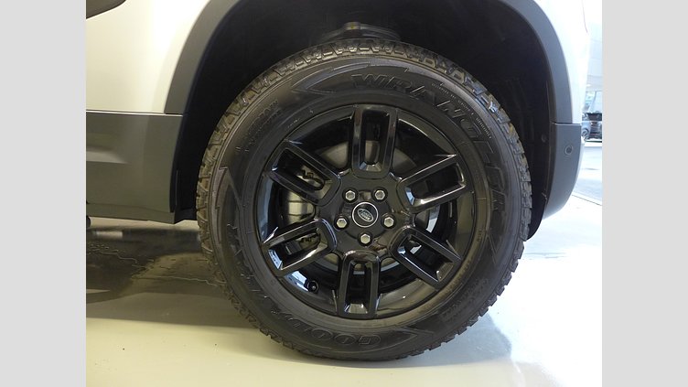 2023 認定中古車 Land Rover Defender 110 ハクバシルバー P300 AWD（AT） S