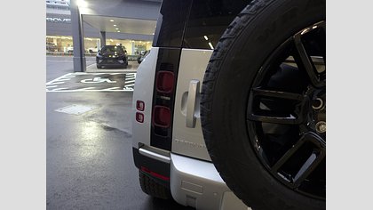 Defender 110 53