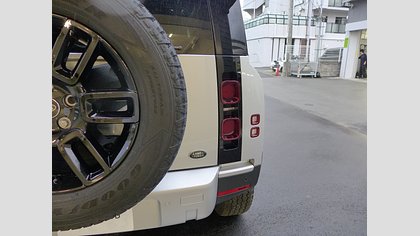 Defender 110 52
