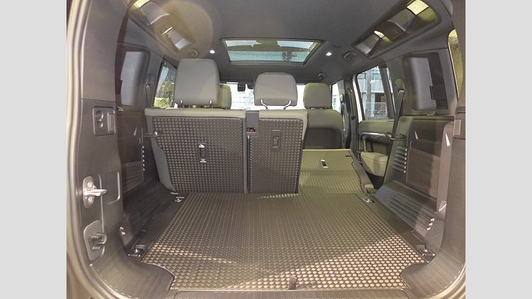 2023 認定中古車 Land Rover Defender 110 ハクバシルバー P300 AWD（AT） S