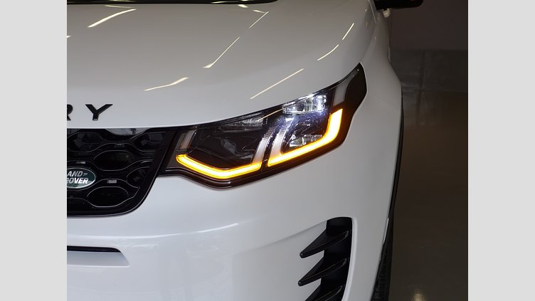 2024 認定中古車 Land Rover Discovery Sport オストゥーニパールホワイト D200マイルドハイブリッド（ディーゼル） 標準ホイール DYNAMIC SE