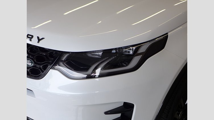 2024 認定中古車 Land Rover Discovery Sport オストゥーニパールホワイト D200マイルドハイブリッド（ディーゼル） 標準ホイール DYNAMIC SE
