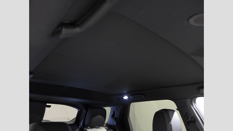 2024 認定中古車 Land Rover Discovery Sport オストゥーニパールホワイト D200マイルドハイブリッド（ディーゼル） 標準ホイール DYNAMIC SE