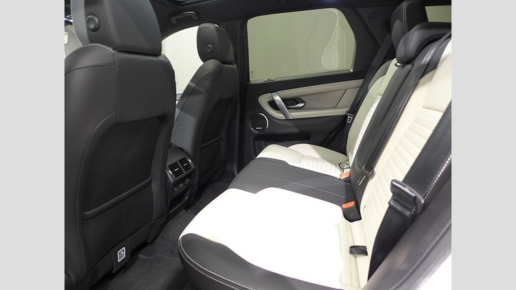 2024 認定中古車 Land Rover Discovery Sport オストゥーニパールホワイト D200マイルドハイブリッド（ディーゼル） 標準ホイール DYNAMIC SE