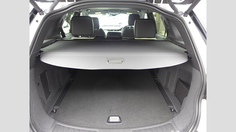 2024 認定中古車 Land Rover Discovery Sport オストゥーニパールホワイト D200マイルドハイブリッド（ディーゼル） 標準ホイール DYNAMIC SE