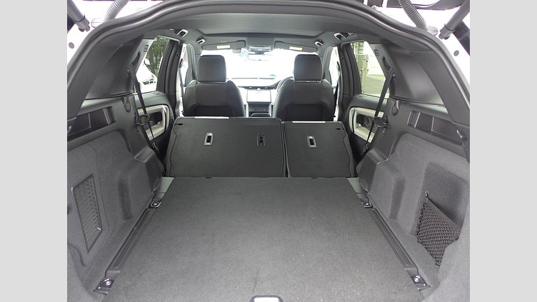 2024 認定中古車 Land Rover Discovery Sport オストゥーニパールホワイト D200マイルドハイブリッド（ディーゼル） 標準ホイール DYNAMIC SE