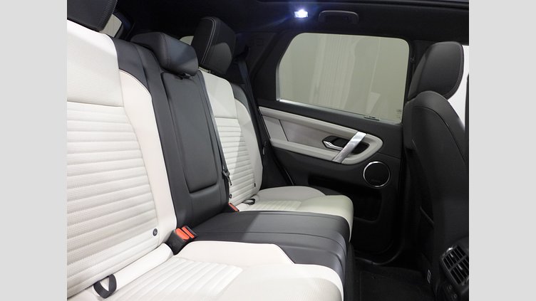 2024 認定中古車 Land Rover Discovery Sport オストゥーニパールホワイト D200マイルドハイブリッド（ディーゼル） 標準ホイール DYNAMIC SE