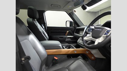Defender 110 19