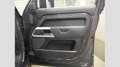 Defender 110 14