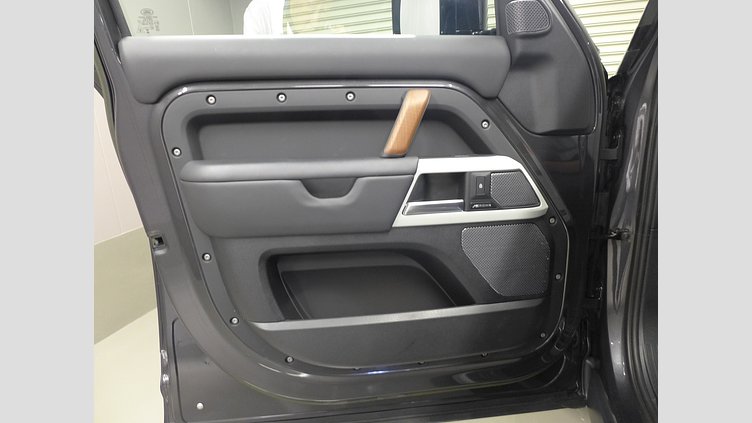 2023 認定中古車 Land Rover Defender 110 カルパチアングレイ D300 AWD（AT） X-DYNAMIC HSE