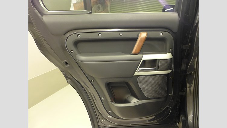 2023 認定中古車 Land Rover Defender 110 カルパチアングレイ D300 AWD（AT） X-DYNAMIC HSE
