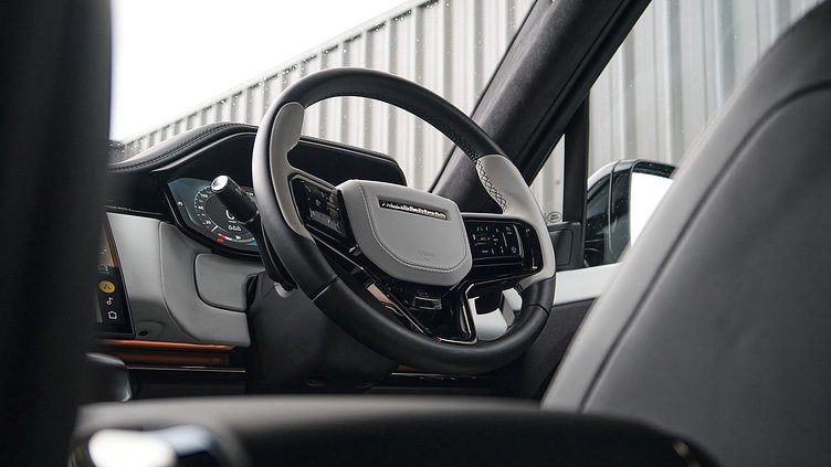2024 Approved Land Rover Range Rover Sport Obsidian - Gloss P635 SV Edition One