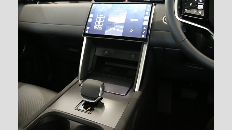2025 認定中古車 Land Rover Discovery Sport オストゥーニパールホワイト D200マイルドハイブリッド（ディーゼル） S