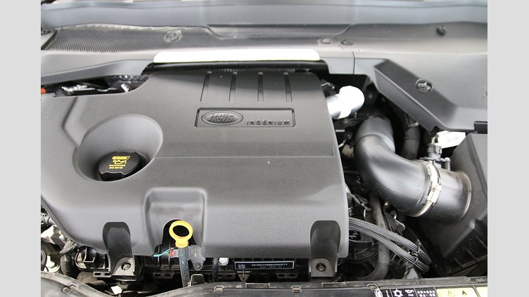 2025 認定中古車 Land Rover Discovery Sport オストゥーニパールホワイト D200マイルドハイブリッド（ディーゼル） S