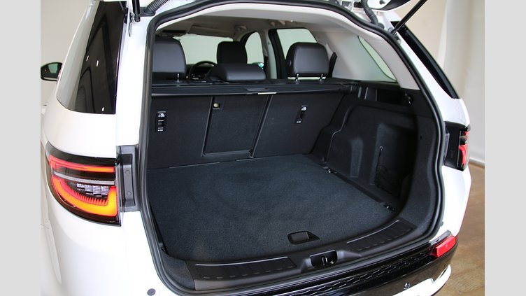 2025 認定中古車 Land Rover Discovery Sport オストゥーニパールホワイト D200マイルドハイブリッド（ディーゼル） S