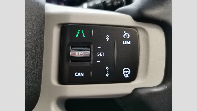 2023 認定中古車 Land Rover Defender 110 パンゲアグリーン P300 AWD（AT） SE