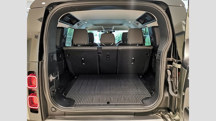 2023 認定中古車 Land Rover Defender 110 パンゲアグリーン P300 AWD（AT） SE