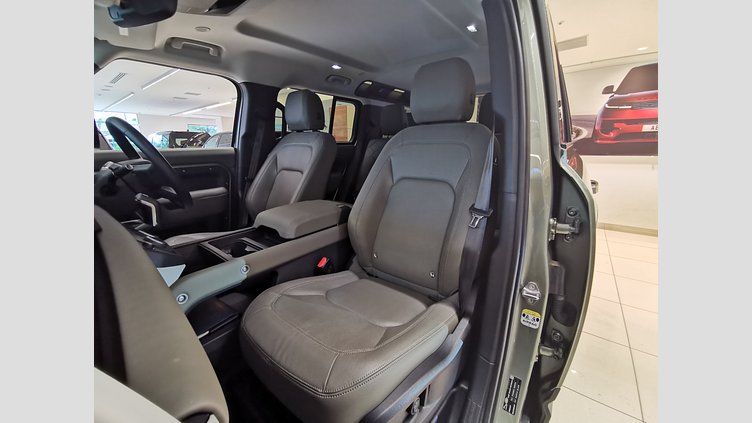 2023 認定中古車 Land Rover Defender 110 パンゲアグリーン P300 AWD（AT） SE