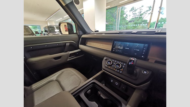 2023 認定中古車 Land Rover Defender 110 パンゲアグリーン P300 AWD（AT） SE