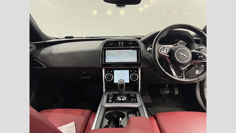 2019 認定中古車 Jaguar XE ユーロンホワイト D180 RWD AUTOMATIC R-DYNAMIC S D180