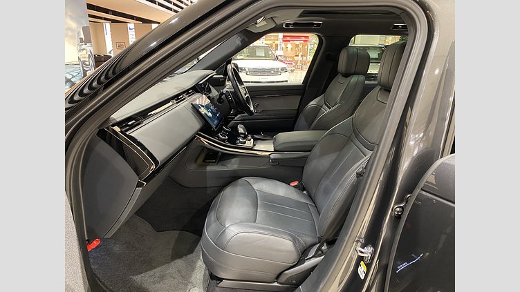 2023 認定中古車 Land Rover Range Rover Sport カルパチアングレイ 3.0リッター6気筒300PSターボチャージドディーゼルMHEV（オートマチック） DYNAMIC SE