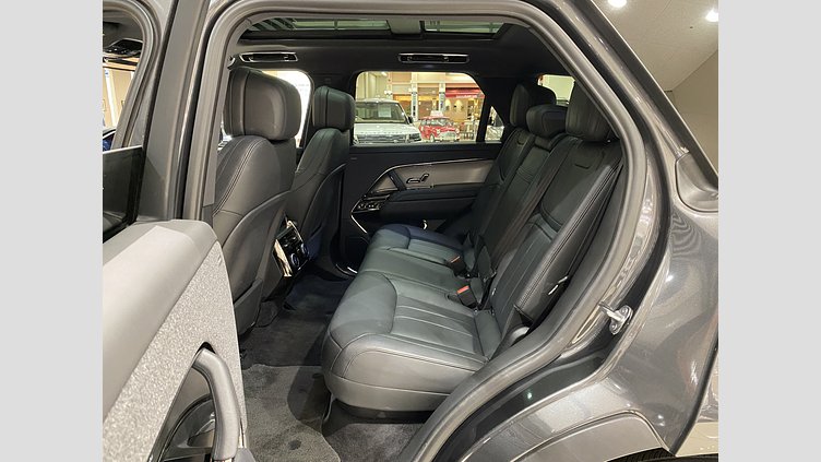 2023 認定中古車 Land Rover Range Rover Sport カルパチアングレイ 3.0リッター6気筒300PSターボチャージドディーゼルMHEV（オートマチック） DYNAMIC SE
