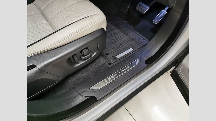 2023 認定中古車 Land Rover Range Rover Velar ハクバシルバー D200 AWD（オートマチック） MHEV R-DYNAMIC S