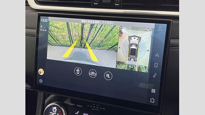 F-Pace 42
