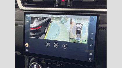 F-Pace 19