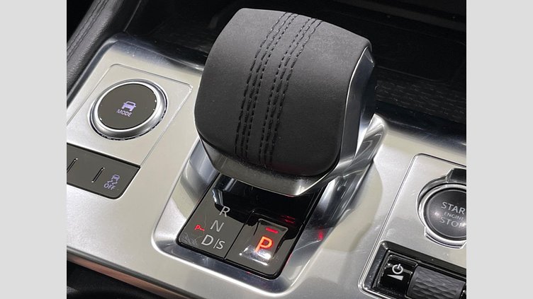 2021 認定中古車 Jaguar F-Pace ユーロンホワイト P250 AWD（オートマチック） S