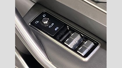 F-Pace 55