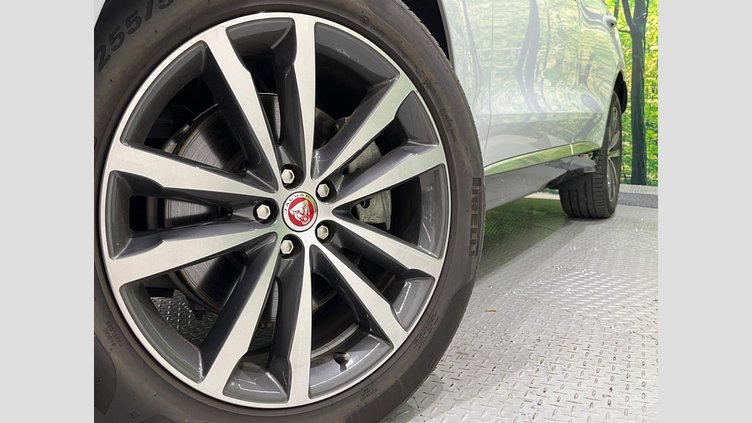 2021 認定中古車 Jaguar F-Pace ユーロンホワイト P250 AWD（オートマチック） S