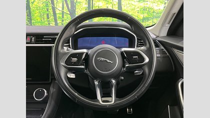 F-Pace 13