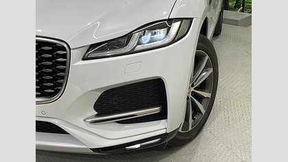 F-Pace 8