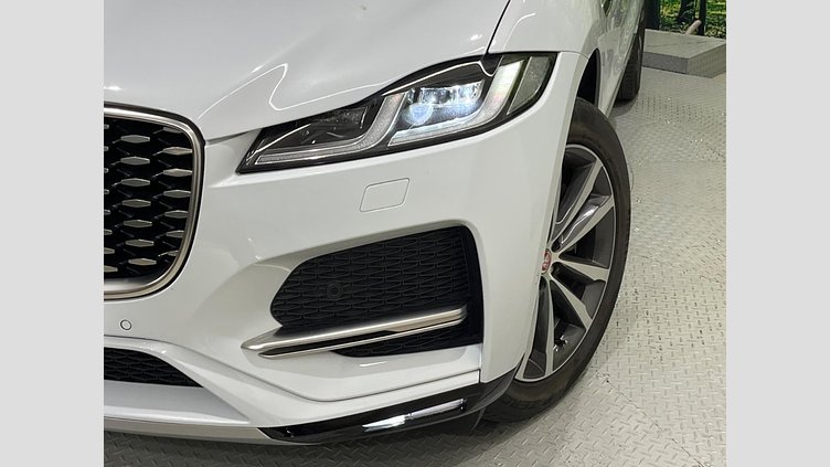 2021 認定中古車 Jaguar F-Pace ユーロンホワイト P250 AWD（オートマチック） S
