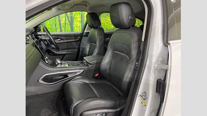 F-Pace 14