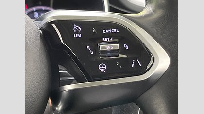 F-Pace 36