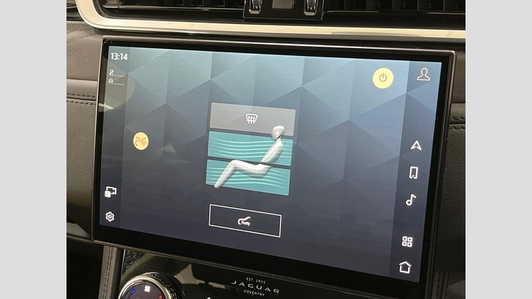 2021 認定中古車 Jaguar F-Pace ユーロンホワイト P250 AWD（オートマチック） S