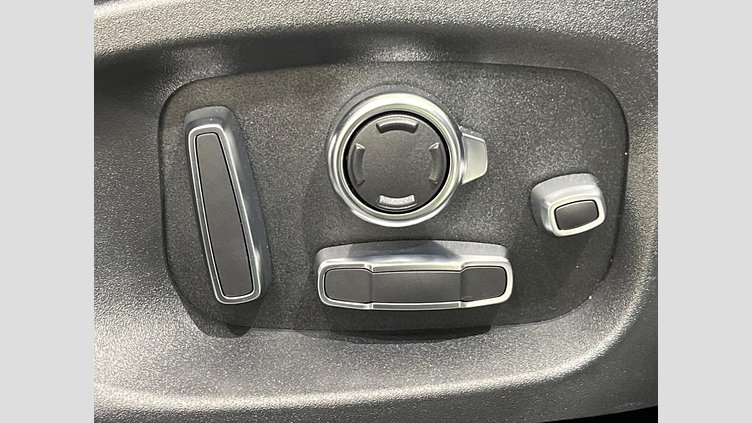 2024 認定中古車 Jaguar E-Pace オストゥーニパールホワイト D200マイルドハイブリッド（ディーゼル） R-DYNAMIC HSE
