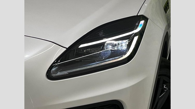 2024 認定中古車 Jaguar E-Pace オストゥーニパールホワイト D200マイルドハイブリッド（ディーゼル） R-DYNAMIC HSE