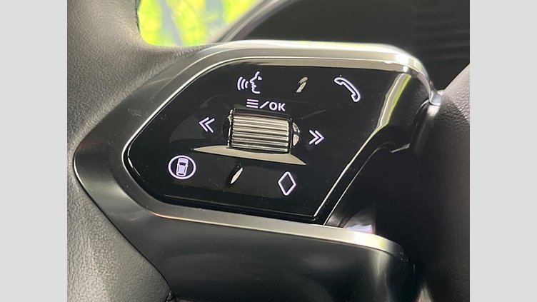 2024 認定中古車 Jaguar E-Pace オストゥーニパールホワイト D200マイルドハイブリッド（ディーゼル） R-DYNAMIC HSE