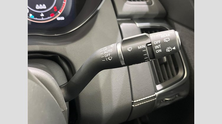 2024 認定中古車 Jaguar E-Pace オストゥーニパールホワイト D200マイルドハイブリッド（ディーゼル） R-DYNAMIC HSE