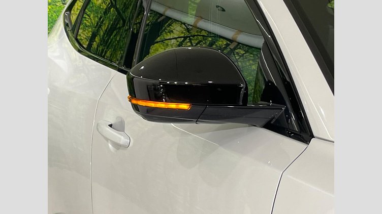 2024 認定中古車 Jaguar E-Pace オストゥーニパールホワイト D200マイルドハイブリッド（ディーゼル） R-DYNAMIC HSE
