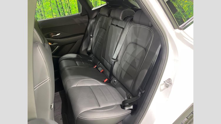 2024 認定中古車 Jaguar E-Pace オストゥーニパールホワイト D200マイルドハイブリッド（ディーゼル） R-DYNAMIC HSE