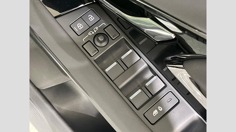 2024 認定中古車 Land Rover Range Rover Evoque フジホワイト D200マイルドハイブリッド（ディーゼル） スタンダードホイールベース DYNAMIC SE