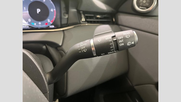 2024 認定中古車 Land Rover Range Rover Evoque フジホワイト D200マイルドハイブリッド（ディーゼル） スタンダードホイールベース DYNAMIC SE