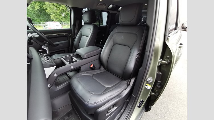 2023 認定中古車 Land Rover Defender 110 パンゲアグリーン D300 AWD（AT） S