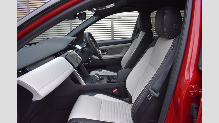 2024 認定中古車 Land Rover Discovery Sport フィレンツェレッド プラグインハイブリッド（ガソリン） 標準ホイール Dynamic HSE